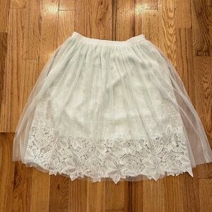 NEW with tags ESLEY brand TULLE LACE SKIRT WITH ELASTIC WAIST SIZE LARGE